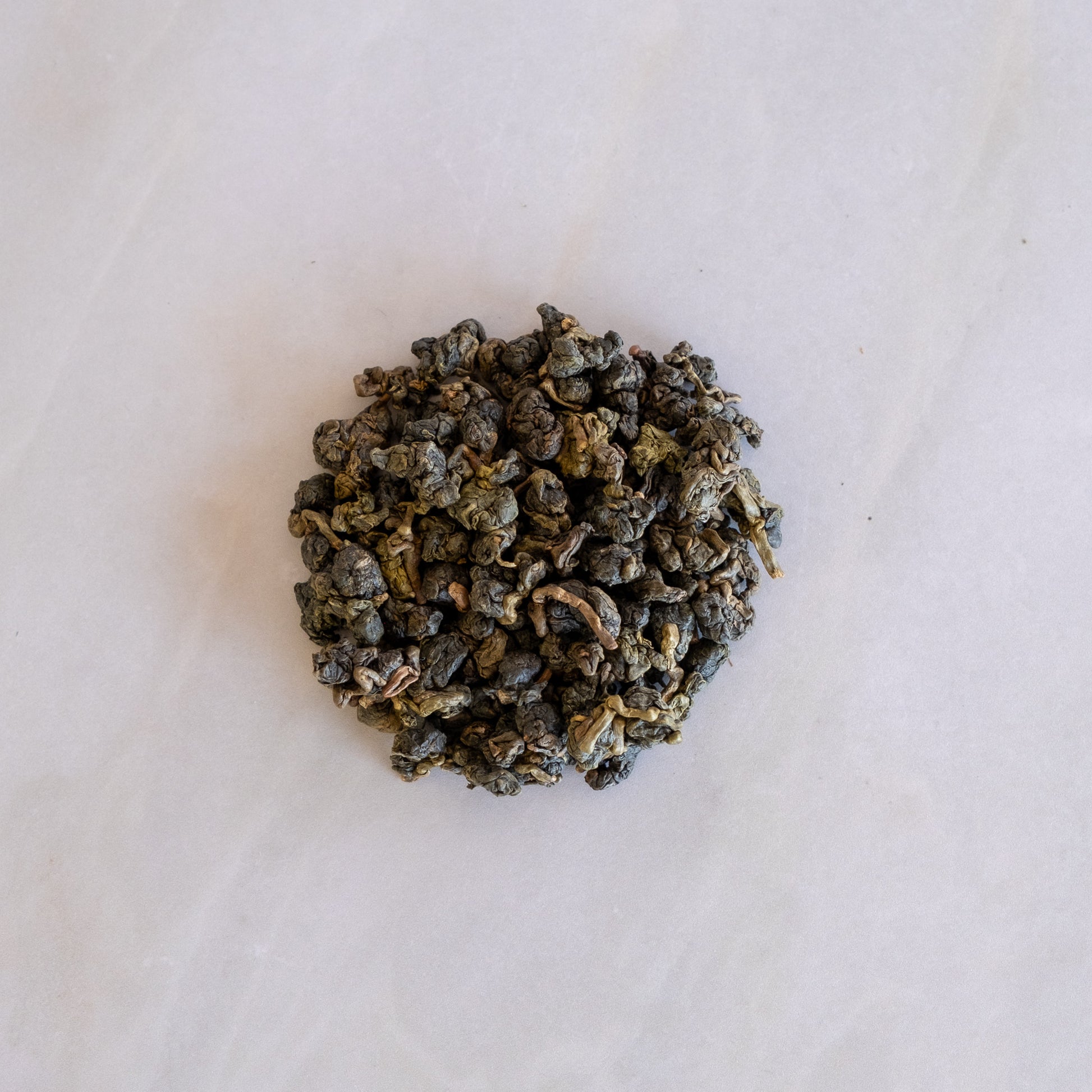 Traditional roasted Dong Ding oolong loose-leaf tea by Tea Studio Lu available in Switzerland